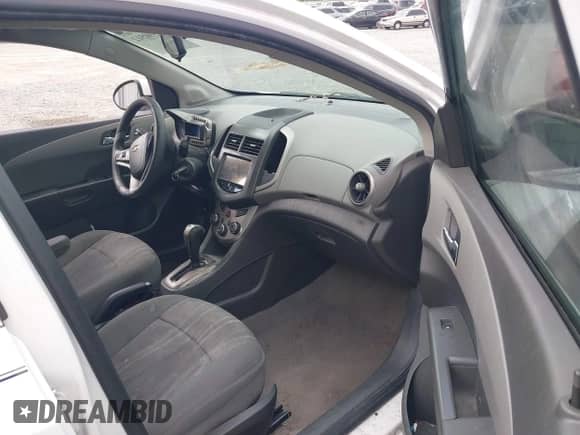 2016 Chevrolet Sonic LT с VIN 1G1JC5SHXG4101926, выставлен на аукционе IAAI как лот 42390512 с пробегом 142 900 миль миль и . История ставок и продаж доступна на DreamBid. Изображение 5.