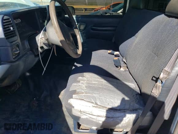 2000 Chevrolet Silverado 2500 с VIN 1GCGC24R4YR191567, выставлен на аукционе Copart как лот 48915404 с пробегом 54 231 миль миль и Списание • Salvage title. История ставок и продаж доступна на DreamBid. Изображение 7.