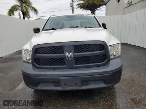 2017 Ram 1500 Tradesman z VIN 1C6RR6FG8HS639111, wystawiony jako Copart lot #63418855 z przebiegiem 133 557 mil mil oraz Czysty tytuł • Clean title. Historia ofert i sprzedaży dostępna na DreamBid. Obrazek 5.