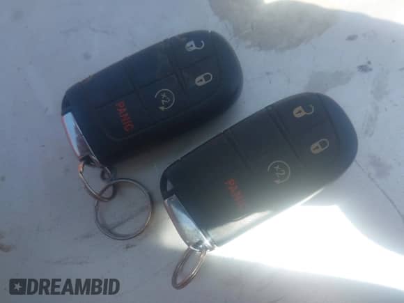 2020 Jeep Compass Latitude z VIN 3C4NJCBB9LT169802, wystawiony jako IAAI lot #42520373 z przebiegiem 107 704 mil mil oraz . Historia ofert i sprzedaży dostępna na DreamBid. Obrazek 11.