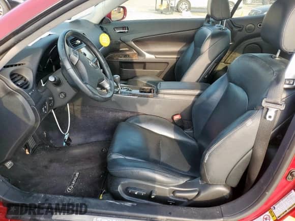 2015 Lexus IS 250 C with VIN JTHFF2C24F2532090, listed as a Copart auction lot 59103565 with 105,877 mi miles and Salvage title. Bid and sale history available at DreamBid. Image 7.