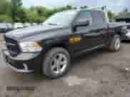 2017 Ram 1500 Express z VIN 1C6RR7FTXHS690581, wystawiony jako Copart lot #69115825 z przebiegiem 169 091 mil mil oraz Czysty tytuł • Clean title. Historia ofert i sprzedaży dostępna na DreamBid. Obrazek 1.