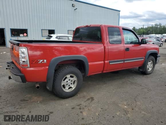2004 Chevrolet Silverado 1500 Z71 z VIN 1GCEK19V54E100334, wystawiony jako Copart lot #56367365 z przebiegiem 145 600 mil mil oraz Szkoda całkowita • Salvage title. Historia ofert i sprzedaży dostępna na DreamBid. Obrazek 3.
