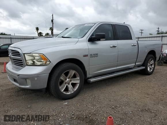 2016 Ram 1500 Big Horn z VIN 1C6RR7TT0GS116929, wystawiony jako Copart lot #55682035 z przebiegiem 217 561 mil mil oraz Szkoda całkowita • Salvage title. Historia ofert i sprzedaży dostępna na DreamBid. Obrazek 1.