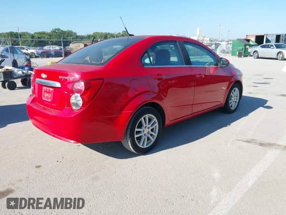 2012 Chevrolet Sonic LT с VIN 1G1JC5SH1C4168389, выставлен на аукционе IAAI как лот 43065867 с пробегом 238 542 миль миль и . История ставок и продаж доступна на DreamBid. Изображение 4.