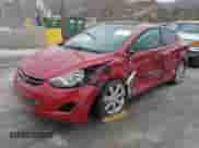 2013 Hyundai Elantra GLS z VIN KMHDH4AE8DU528388, wystawiony jako IAAI lot #43314142 z przebiegiem 107 193 mil mil oraz . Historia ofert i sprzedaży dostępna na DreamBid. Obrazek 2.