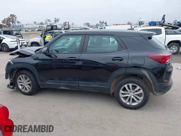 2022 Chevrolet TrailBlazer LS z VIN KL79MMS28NB103547, wystawiony jako IAAI lot #42194074 z przebiegiem 43 652 mil mil oraz . Historia ofert i sprzedaży dostępna na DreamBid. Obrazek 14.