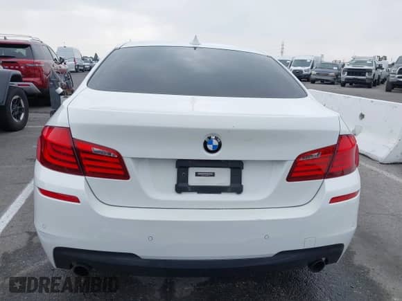 2013 BMW 5 Series 535i с VIN WBAFR7C58DC825575, выставлен на аукционе IAAI как лот 42650633 с пробегом 107 755 миль миль и . История ставок и продаж доступна на DreamBid. Изображение 16.