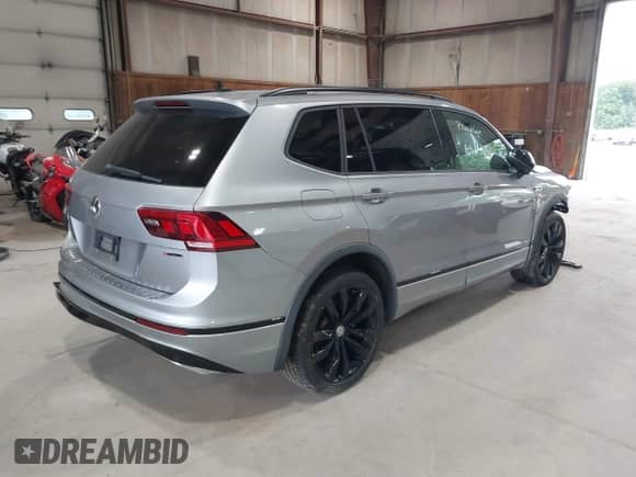 2020 Volkswagen Tiguan SE с VIN 3VV2B7AX6LM153525, выставлен на аукционе IAAI как лот 43047222 с пробегом 23 586 миль миль и . История ставок и продаж доступна на DreamBid. Изображение 4.