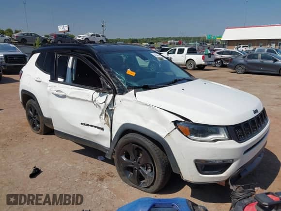 2019 Jeep Compass Altitude z VIN 3C4NJCBBXKT636725, wystawiony jako IAAI lot #43200549 z przebiegiem 99 713 mil mil oraz . Historia ofert i sprzedaży dostępna na DreamBid. Obrazek 14.