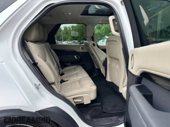 2017 Land Rover Discovery SE с VIN SALRGBBVXHA045789, выставлен на аукционе Copart как лот 61727255 с пробегом 141 285 миль миль и Чистый • Clean title. История ставок и продаж доступна на DreamBid. Изображение 7.