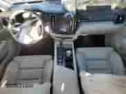 2020 Volvo S60 Inscription z VIN 7JRA22TL1LG064240, wystawiony jako Copart lot #41817354 z przebiegiem Nie podano mil oraz . Historia ofert i sprzedaży dostępna na DreamBid. Obrazek 8.