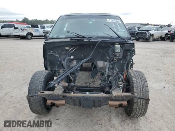 2002 Chevrolet Suburban LT z VIN 3GNEC16Z92G194431, wystawiony jako Copart lot #71030364 z przebiegiem Nie podano mil oraz Nie do naprawy • Non repairable. Historia ofert i sprzedaży dostępna na DreamBid. Obrazek 5.