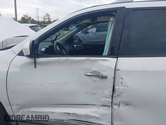 2014 Nissan Pathfinder SL with VIN 5N1AR2MM6EC715580, listed as a IAAI auction lot 43191497 with 128,079 mi miles and . Bid and sale history available at DreamBid. Image 6.