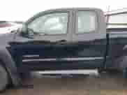 2013 Toyota Tacoma PreRunner z VIN 5TFTX4GN7DX025752, wystawiony jako IAAI lot #41903741 z przebiegiem 70 382 mil mil oraz . Historia ofert i sprzedaży dostępna na DreamBid. Obrazek 14.