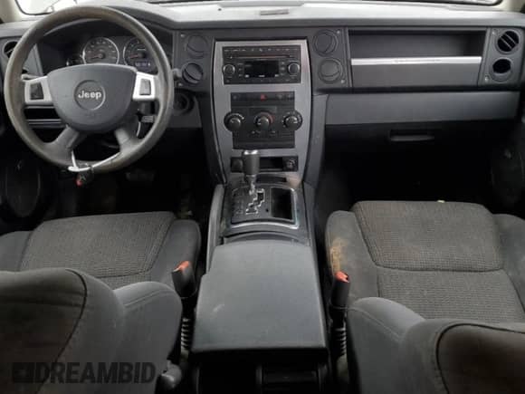 2008 Jeep Commander Sport z VIN 1J8HG48K18C153890, wystawiony jako Copart lot #53191825 z przebiegiem 208 419 mil mil oraz Czysty tytuł • Clean title. Historia ofert i sprzedaży dostępna na DreamBid. Obrazek 8.