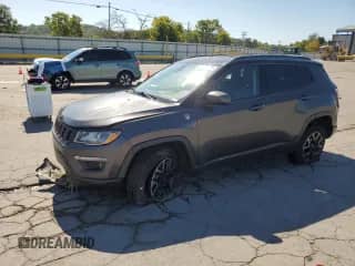 2019 Jeep Compass Trailhawk с VIN 3C4NJDDB1KT766623, выставлен на аукционе Copart как лот 70786875 с пробегом 82 223 миль миль и Списание • Salvage title. История ставок и продаж доступна на DreamBid. Изображение 1.