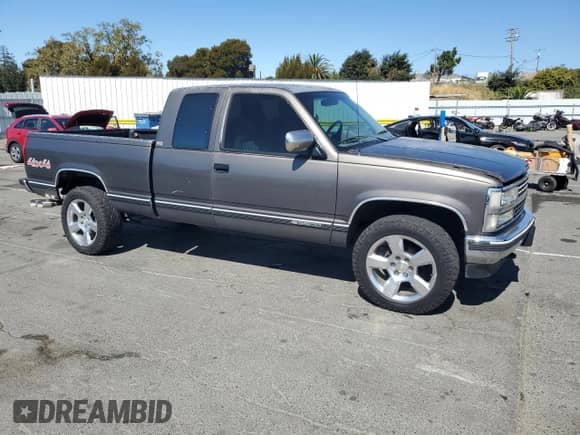 1992 Chevrolet Silverado 2500 с VIN 2GCFK29K9N1144470, выставлен на аукционе Copart как лот 71280305 с пробегом 157 852 миль миль и Списание • Salvage title. История ставок и продаж доступна на DreamBid. Изображение 4.