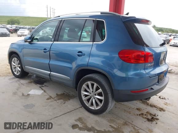 2017 Volkswagen Tiguan Wolfsburg Edition с VIN WVGRV7AX4HW504374, выставлен на аукционе IAAI как лот 43142147 с пробегом 87 875 миль миль и . История ставок и продаж доступна на DreamBid. Изображение 3.