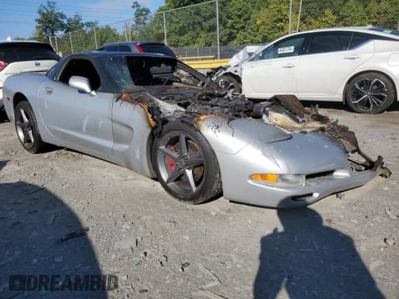 1999 Chevrolet Corvette с VIN 1G1YY22G2X5102374, выставлен на аукционе Copart как лот 67140774 с пробегом Не указан миль и Списание • Salvage title. История ставок и продаж доступна на DreamBid. Изображение 4.