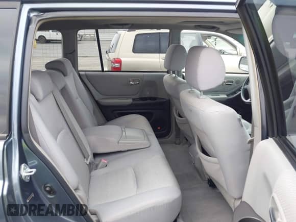 2007 Toyota Highlander с VIN JTEGP21A870135522, выставлен на аукционе IAAI как лот 42371111 с пробегом 202 071 миль миль и . История ставок и продаж доступна на DreamBid. Изображение 8.