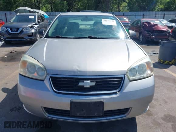 2008 Chevrolet Malibu Classic LS 2FL с VIN 1G1ZS58N88F111573, выставлен на аукционе IAAI как лот 42574933 с пробегом 179 142 миль миль и . История ставок и продаж доступна на DreamBid. Изображение 12.