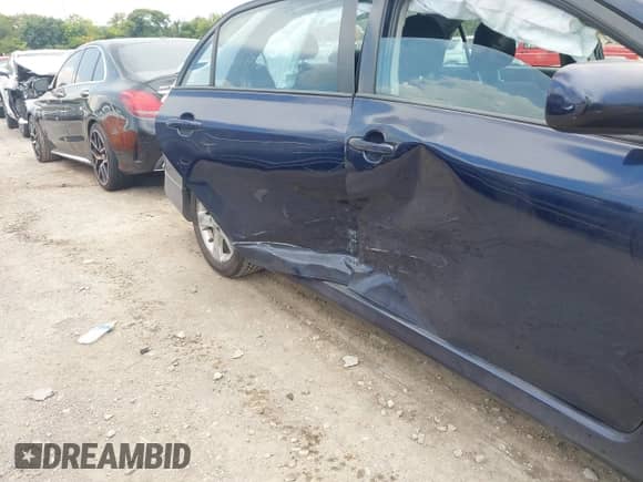 2011 Toyota Corolla S с VIN 2T1BU4EE1BC557582, выставлен на аукционе IAAI как лот 43013451 с пробегом 131 701 миль миль и . История ставок и продаж доступна на DreamBid. Изображение 6.