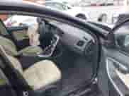 2016 Volvo S60 T5 Drive-E Premier z VIN YV126MFK4G2413197, wystawiony jako IAAI lot #42628347 z przebiegiem 98 174 mil mil oraz . Historia ofert i sprzedaży dostępna na DreamBid. Obrazek 5.