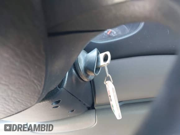 2002 Ford Econoline Cargo with VIN 1FTRE14272HA57164, listed as a IAAI auction lot 42071945 with 236,387 mi miles and . Bid and sale history available at DreamBid. Image 11.