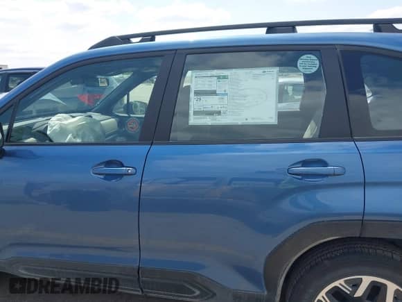 2025 Subaru Forester with VIN JF2SLDAC0SH534606, listed as a IAAI auction lot 42461124 with 4,023 mi miles and . Bid and sale history available at DreamBid. Image 14.