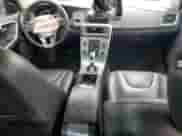 2017 Volvo S60 Inscription с VIN LYV402HK1HB134100, выставлен на аукционе Copart как лот 65956695 с пробегом 96 718 миль миль и Списание • Salvage title. История ставок и продаж доступна на DreamBid. Изображение 8.