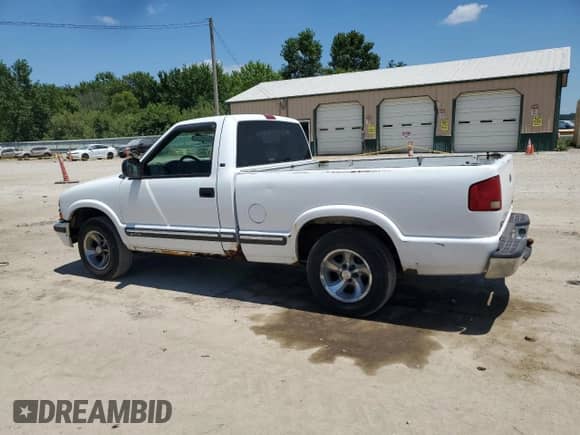 2003 Chevrolet S-10 LS with VIN 1GCCS14H638183617, listed as a Copart auction lot 63517945 with 178,611 mi miles and Clean title. Bid and sale history available at DreamBid. Image 2.