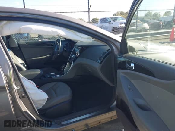 2013 Hyundai Sonata SE with VIN 5NPEC4AC9DH584839, listed as a IAAI auction lot 43357147 with 170,259 mi miles and . Bid and sale history available at DreamBid. Image 5.