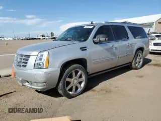 2011 Cadillac Escalade ESV Premium с VIN 1GYS4JEF0BR133365, выставлен на аукционе Copart как лот 58394865 с пробегом 248 497 миль миль и На запчасти • Non repairable. История ставок и продаж доступна на DreamBid. Изображение 1.