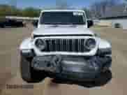 2024 Jeep Wrangler Sahara с VIN 1C4PJXEN7RW297948, выставлен на аукционе Copart как лот 54656795 с пробегом 12 292 миль миль и Списание • Salvage title. История ставок и продаж доступна на DreamBid. Изображение 5.