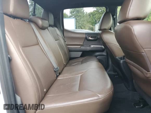 2016 Toyota Tacoma Limited z VIN 3TMGZ5AN5GM025799, wystawiony jako Copart lot #84862625 z przebiegiem 56 984 mil mil oraz Czysty tytuł • Clean title. Historia ofert i sprzedaży dostępna na DreamBid. Obrazek 10.