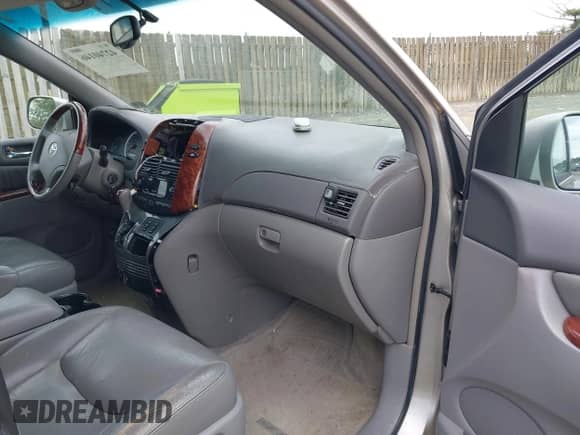 2005 Toyota Sienna XLE z VIN 5TDZA22C25S266616, wystawiony jako IAAI lot #42740146 z przebiegiem 174 213 mil mil oraz . Historia ofert i sprzedaży dostępna na DreamBid. Obrazek 5.