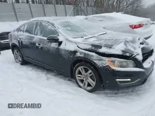 2014 Volvo S60 T5 с VIN YV1612FS7E2272997, выставлен на аукционе IAAI как лот 41342657 с пробегом 89 633 миль миль и . История ставок и продаж доступна на DreamBid. Изображение 1.