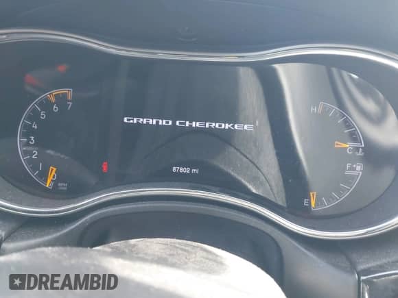 2019 Jeep Grand Cherokee Trailhawk z VIN 1C4RJFLT6KC641507, wystawiony jako IAAI lot #41300106 z przebiegiem 87 802 mil mil oraz . Historia ofert i sprzedaży dostępna na DreamBid. Obrazek 7.