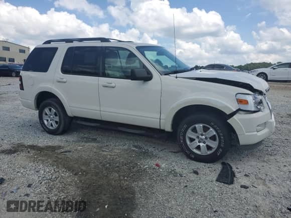 2010 Ford Explorer XLT с VIN 1FMEU6DEXAUA47271, выставлен на аукционе Copart как лот 61426815 с пробегом 324 789 миль миль и Списание • Salvage title. История ставок и продаж доступна на DreamBid. Изображение 4.