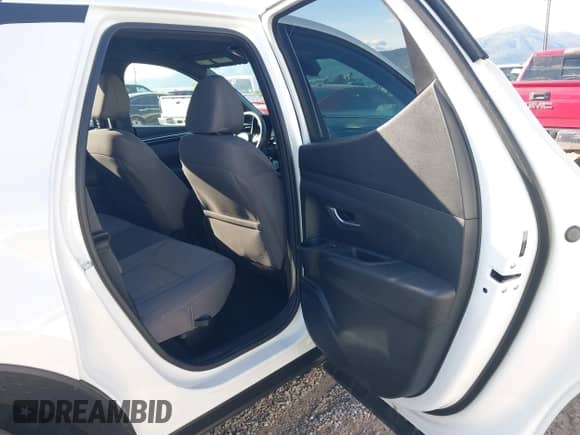 2022 Hyundai Santa Cruz SE с VIN 5NTJADAE6NH024088, выставлен на аукционе IAAI как лот 40380290 с пробегом 8 952 миль миль и . История ставок и продаж доступна на DreamBid. Изображение 8.