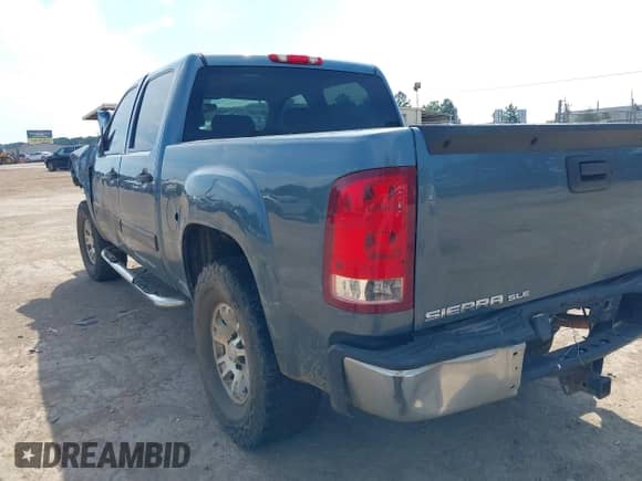 2008 GMC Sierra 1500 SLE1 z VIN 3GTEC13J18G119383, wystawiony jako IAAI lot #40235736 z przebiegiem Nie podano mil oraz . Historia ofert i sprzedaży dostępna na DreamBid. Obrazek 15.