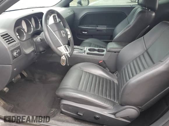 2014 Dodge Challenger R/T Plus with VIN 2C3CDYBT2EH247695, listed as a Copart auction lot 84817345 with 52,335 mi miles and Salvage title. Bid and sale history available at DreamBid. Image 7.