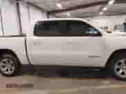 2022 Ram 1500 Big Horn z VIN 1C6RRFFG9NN396368, wystawiony jako IAAI lot #42541244 z przebiegiem 27 660 mil mil oraz . Historia ofert i sprzedaży dostępna na DreamBid. Obrazek 14.