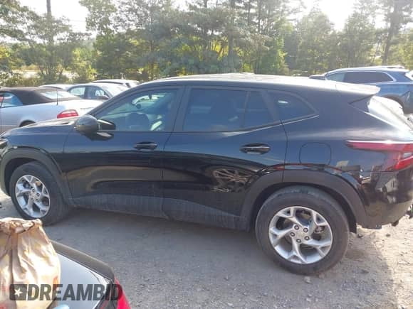 2025 Chevrolet Trax LS с VIN KL77LFEP6SC256804, выставлен на аукционе IAAI как лот 43137143 с пробегом 4 800 миль миль и . История ставок и продаж доступна на DreamBid. Изображение 14.