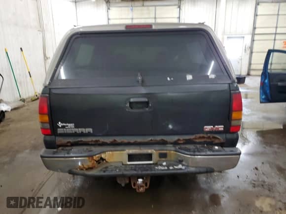 2006 GMC Sierra 1500 SLE1 z VIN 1GTEK19B06Z242009, wystawiony jako Copart lot #47706105 z przebiegiem 235 154 mil mil oraz Nie do naprawy • Non repairable. Historia ofert i sprzedaży dostępna na DreamBid. Obrazek 6.