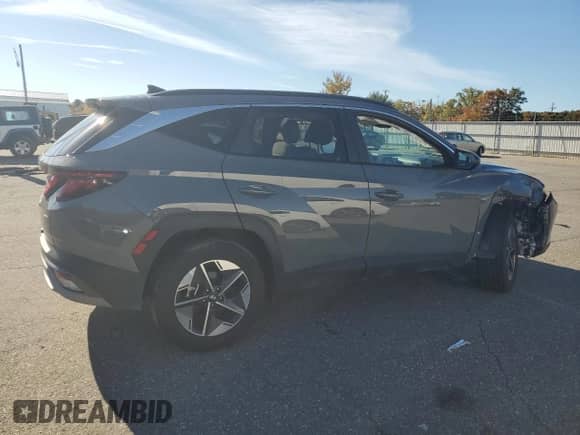 2025 Hyundai Tucson SEL z VIN 5NMJBCDE8SH440721, wystawiony jako Copart lot #87460925 z przebiegiem 33 019 mil mil oraz Szkoda całkowita • Salvage title. Historia ofert i sprzedaży dostępna na DreamBid. Obrazek 3.