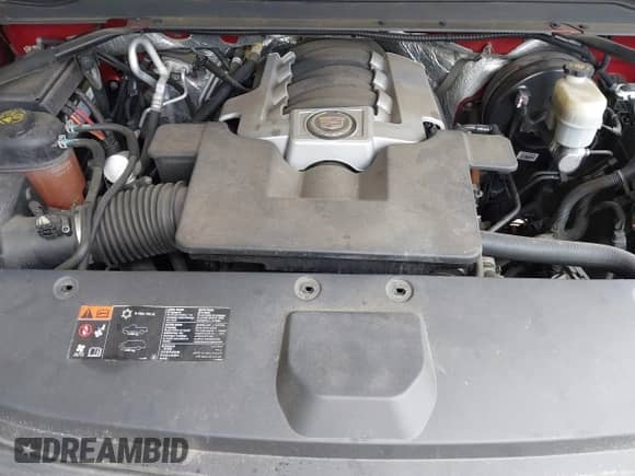 2015 Cadillac Escalade ESV Premium z VIN 1GYS4JKJ1FR224501, wystawiony jako IAAI lot #42248592 z przebiegiem 116 888 mil mil oraz . Historia ofert i sprzedaży dostępna na DreamBid. Obrazek 10.