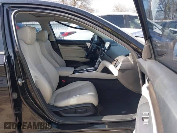 2018 Honda Accord Touring with VIN 1HGCV3F90JA001832, listed as a IAAI auction lot 41738453 with 116,403 mi miles and . Bid and sale history available at DreamBid. Image 5.