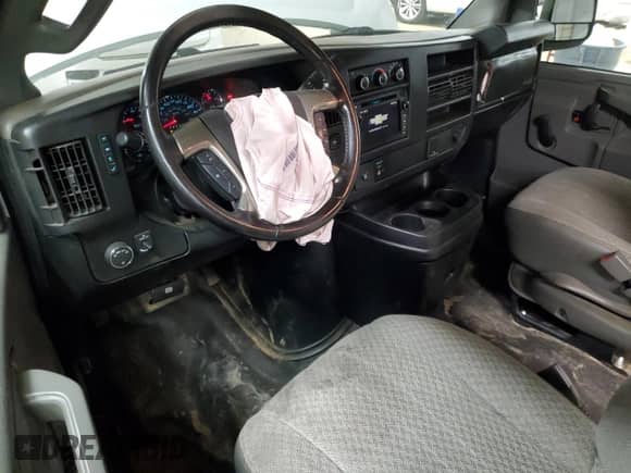 2019 Chevrolet Express Commercial с VIN 1GB0GRFG9K1192508, выставлен на аукционе Copart как лот 80027454 с пробегом 131 617 миль миль и Списание • Salvage title. История ставок и продаж доступна на DreamBid. Изображение 8.